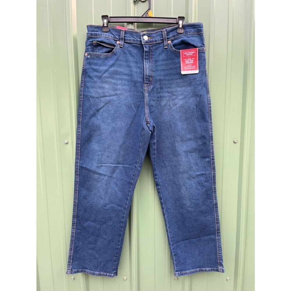 Women's Levi’s High Rise Straight Jean Denim Size 14/32W